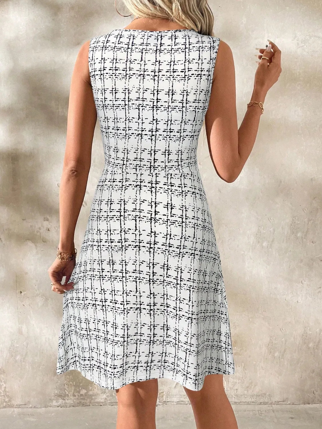 Round Neck Sleeveless Dress - StyleLure